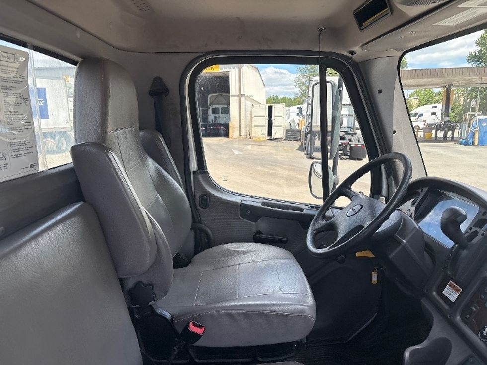 Cab and Chassis Truck-Light and Medium Duty Trucks-Freightliner-2020-M2-Greensboro-NC-143,849\n\t\tmiles-$ 43,250 - Image 17