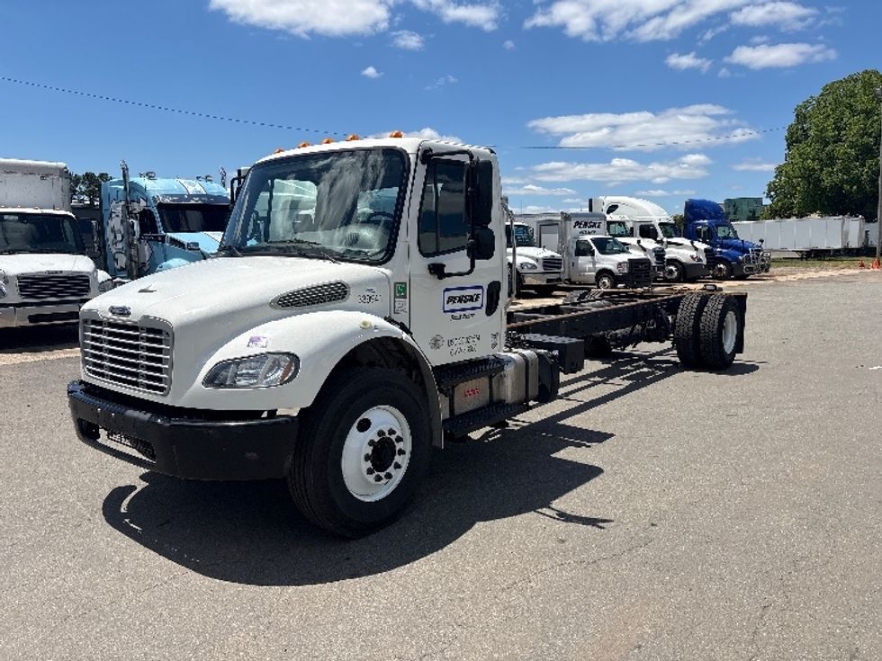 Cab and Chassis Truck-Light and Medium Duty Trucks-Freightliner-2020-M2-Greensboro-NC-143,849\n\t\tmiles-$ 43,250 - Image 3