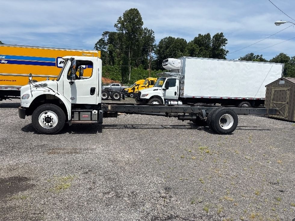Cab and Chassis Truck-Light and Medium Duty Trucks-Freightliner-2020-M2-Martinsville-VA-430,074\n\t\tmiles-$ 24,000 - Image 4