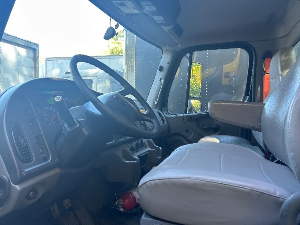 Cab and Chassis Truck-Light and Medium Duty Trucks-Freightliner-2020-M2-Montgomery-NY-170,725\n\t\tmiles-$ 54,000 - Image 16