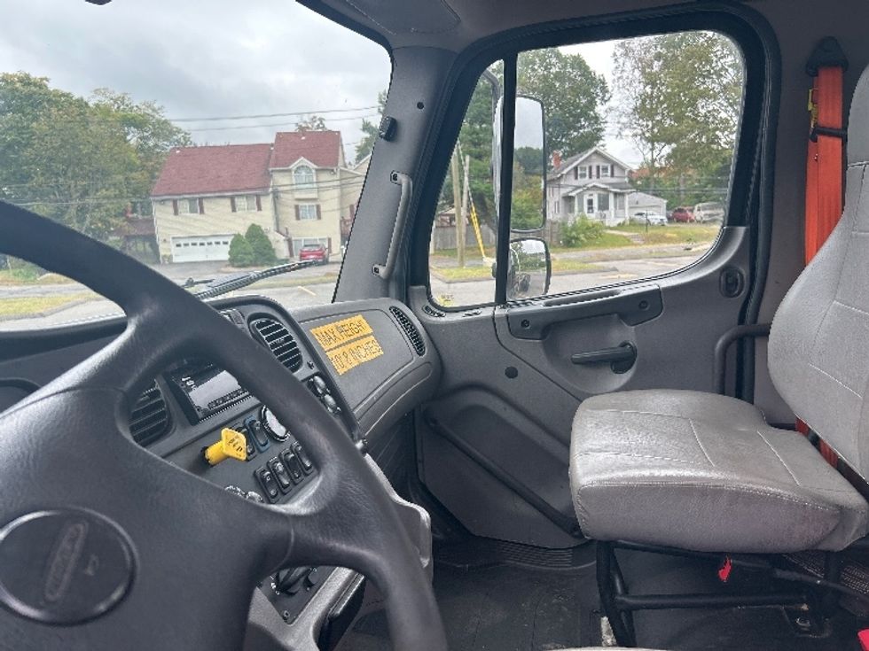 Cab and Chassis Truck-Light and Medium Duty Trucks-Freightliner-2020-M2-Montgomery-NY-170,725\n\t\tmiles-$ 54,000 - Image 19