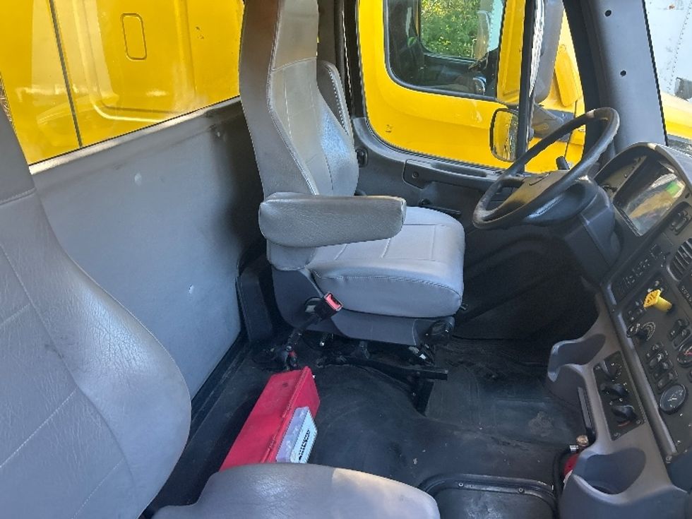 Cab and Chassis Truck-Light and Medium Duty Trucks-Freightliner-2020-M2-Montgomery-NY-170,725\n\t\tmiles-$ 54,000 - Image 22