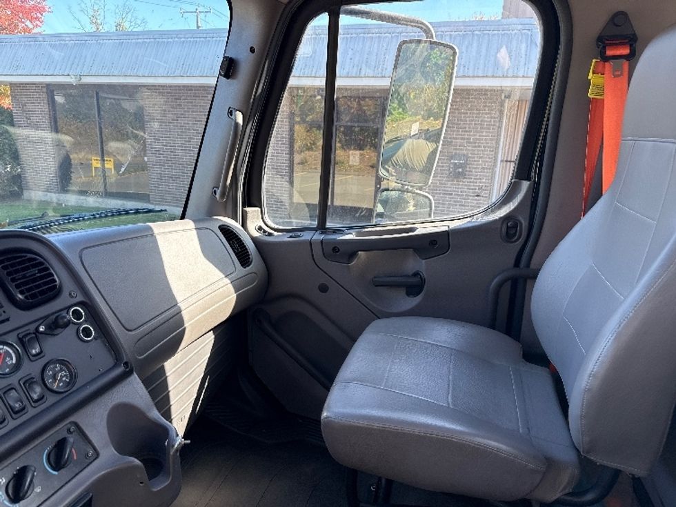 Cab and Chassis Truck-Light and Medium Duty Trucks-Freightliner-2020-M2-Montgomery-NY-342,845\n\t\tmiles-$ 27,250 - Image 14