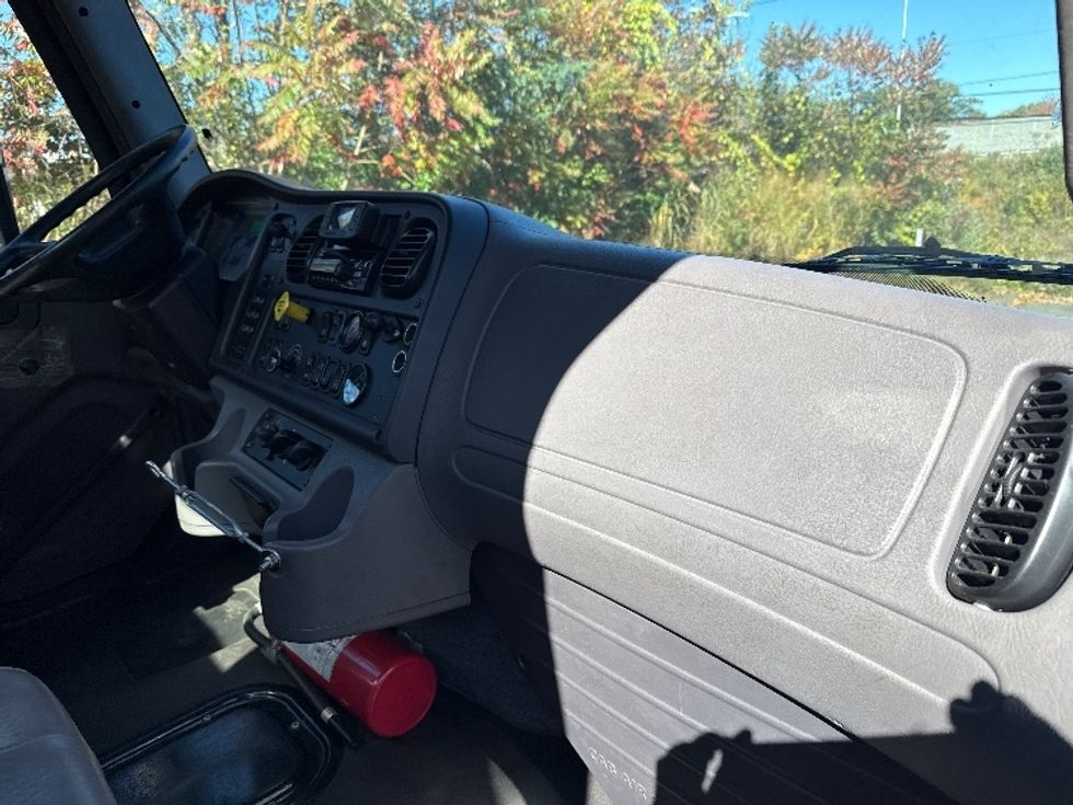 Cab and Chassis Truck-Light and Medium Duty Trucks-Freightliner-2020-M2-Montgomery-NY-342,845\n\t\tmiles-$ 27,250 - Image 16