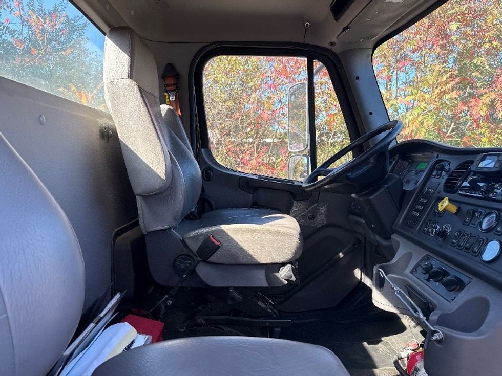 Cab and Chassis Truck-Light and Medium Duty Trucks-Freightliner-2020-M2-Montgomery-NY-342,845\n\t\tmiles-$ 27,250 - Image 17