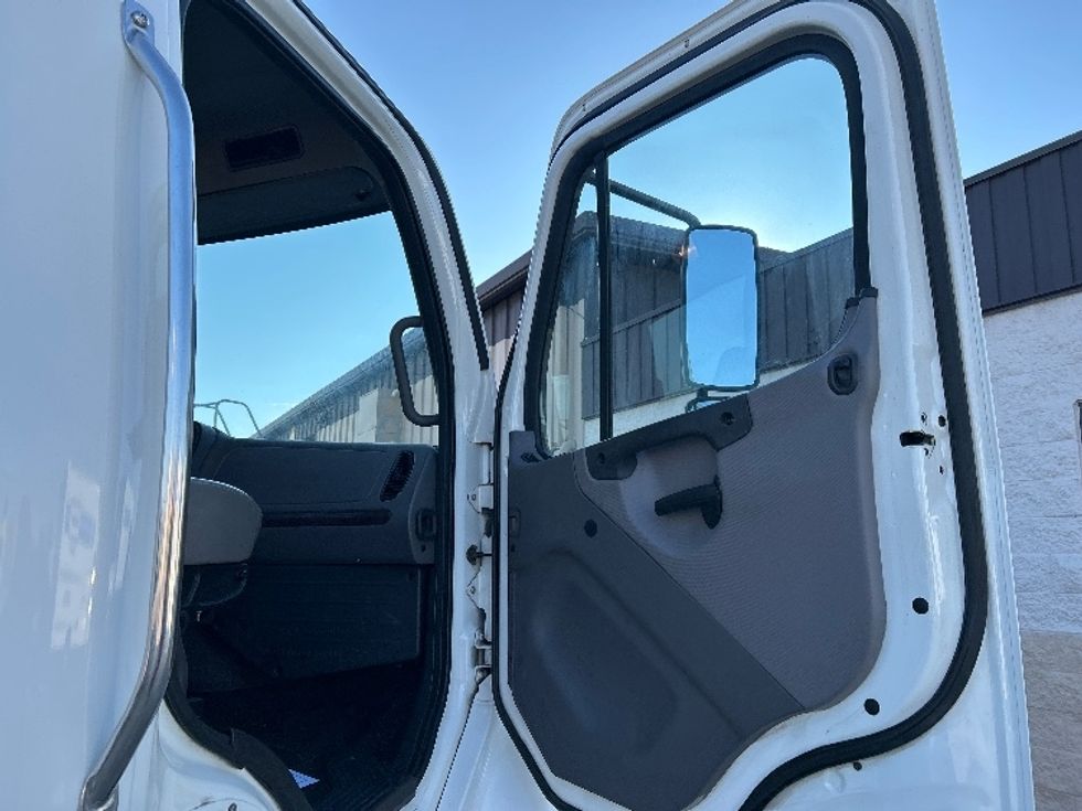 Cab and Chassis Truck-Light and Medium Duty Trucks-Freightliner-2020-M2-Oklahoma City-OK-366,284\n\t\tmiles-$ 23,000 - Image 14