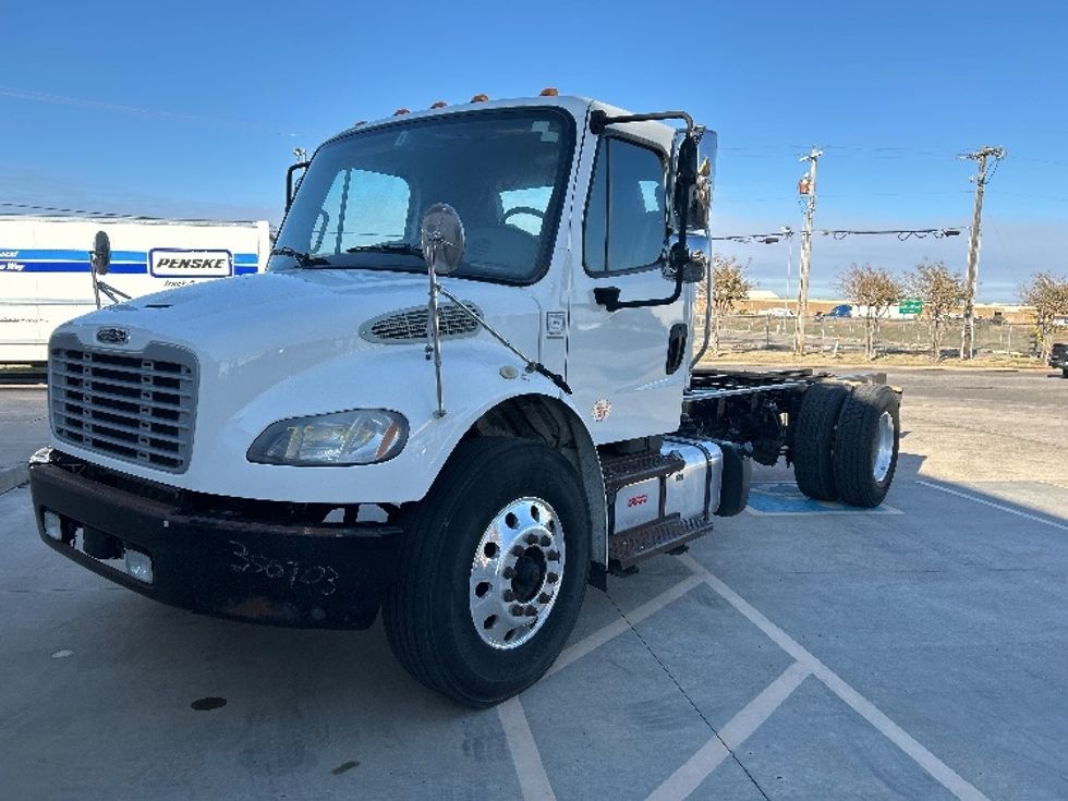 Cab and Chassis Truck-Light and Medium Duty Trucks-Freightliner-2020-M2-Oklahoma City-OK-366,284\n\t\tmiles-$ 23,000 - Image 3