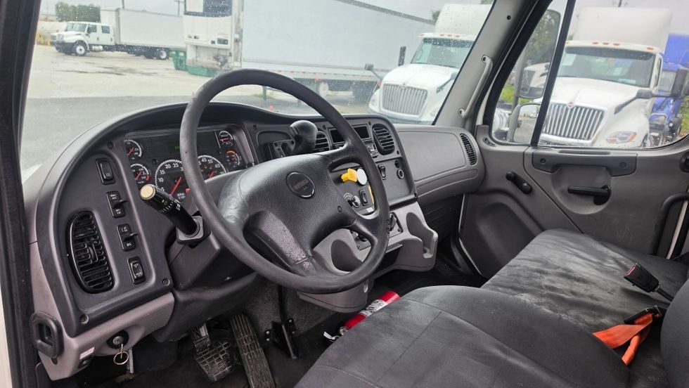 Cab and Chassis Truck-Light and Medium Duty Trucks-Freightliner-2020-M2-Pensacola-FL-242,832\n\t\tmiles-$ 35,750 - Image 12