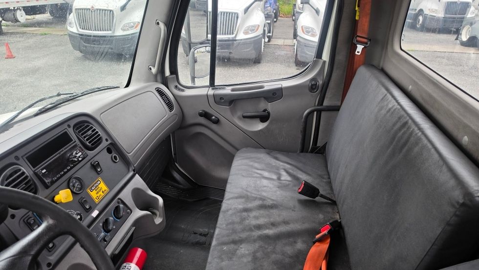 Cab and Chassis Truck-Light and Medium Duty Trucks-Freightliner-2020-M2-Pensacola-FL-242,832\n\t\tmiles-$ 35,750 - Image 14