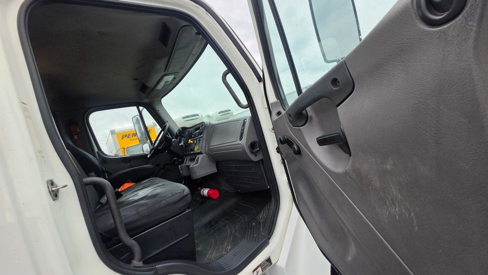 Cab and Chassis Truck-Light and Medium Duty Trucks-Freightliner-2020-M2-Pensacola-FL-242,832\n\t\tmiles-$ 35,750 - Image 15