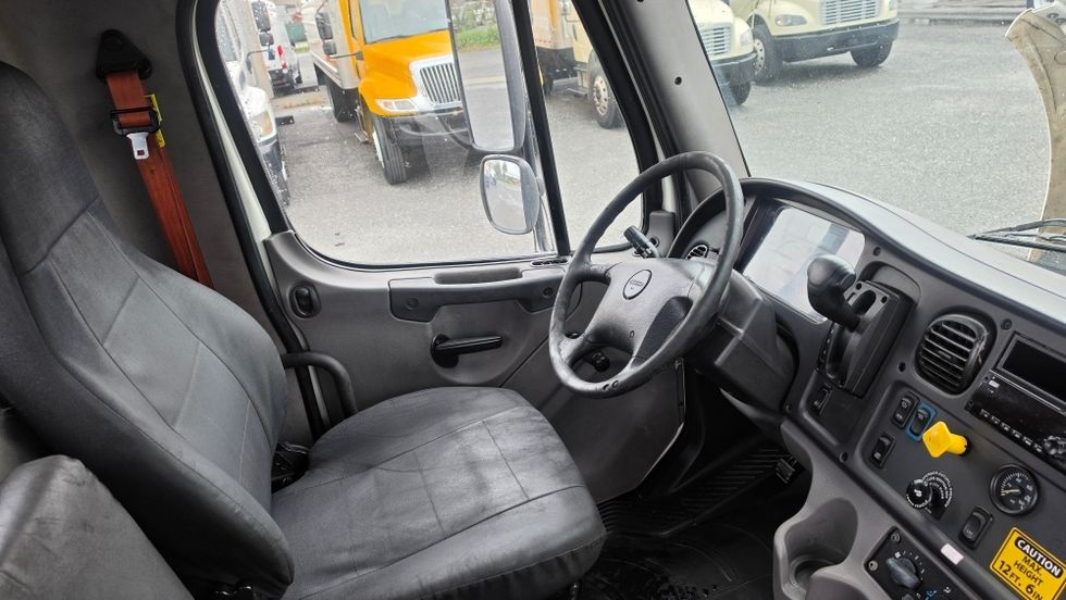 Cab and Chassis Truck-Light and Medium Duty Trucks-Freightliner-2020-M2-Pensacola-FL-242,832\n\t\tmiles-$ 35,750 - Image 17