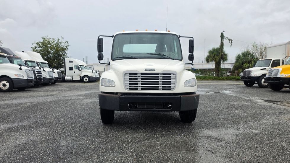 Cab and Chassis Truck-Light and Medium Duty Trucks-Freightliner-2020-M2-Pensacola-FL-242,832\n\t\tmiles-$ 35,750 - Image 2