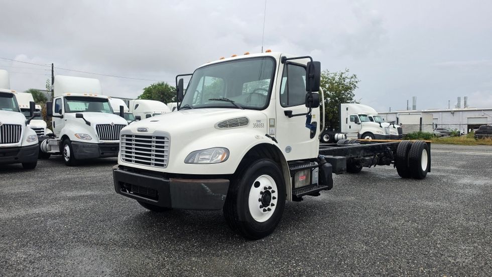Cab and Chassis Truck-Light and Medium Duty Trucks-Freightliner-2020-M2-Pensacola-FL-242,832\n\t\tmiles-$ 35,750 - Image 3