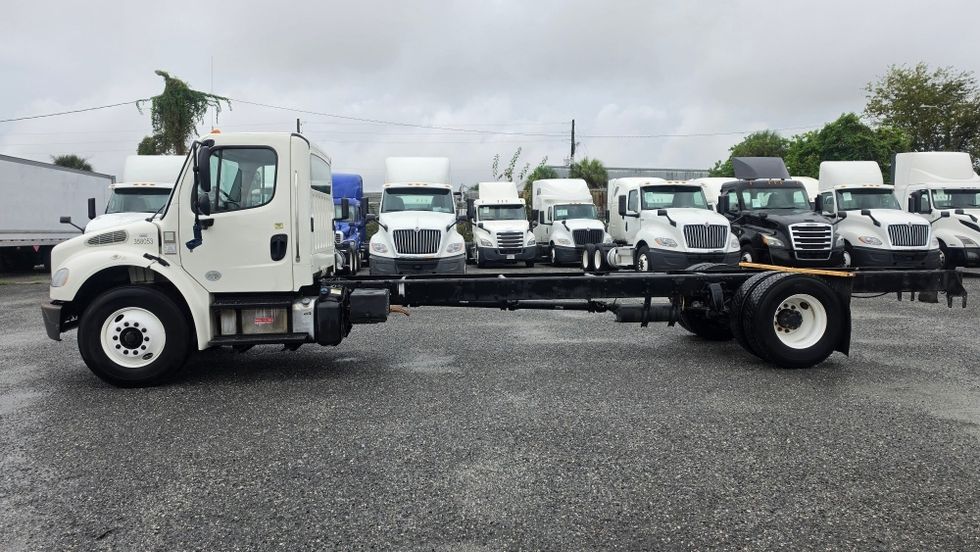 Cab and Chassis Truck-Light and Medium Duty Trucks-Freightliner-2020-M2-Pensacola-FL-242,832\n\t\tmiles-$ 35,750 - Image 4