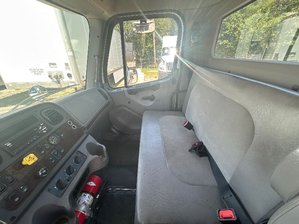 Cab and Chassis Truck-Light and Medium Duty Trucks-Freightliner-2020-M2-Prince George-VA-156,172\n\t\tmiles-$ 48,000 - Image 18