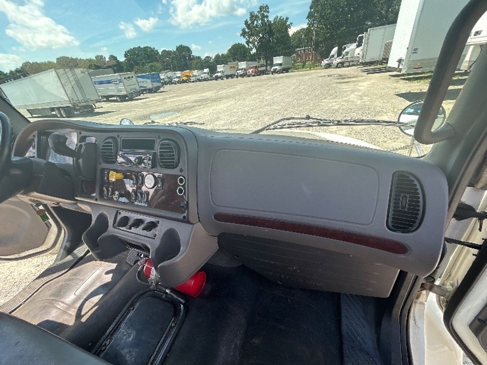 Cab and Chassis Truck-Light and Medium Duty Trucks-Freightliner-2020-M2-Prince George-VA-156,172\n\t\tmiles-$ 48,000 - Image 20