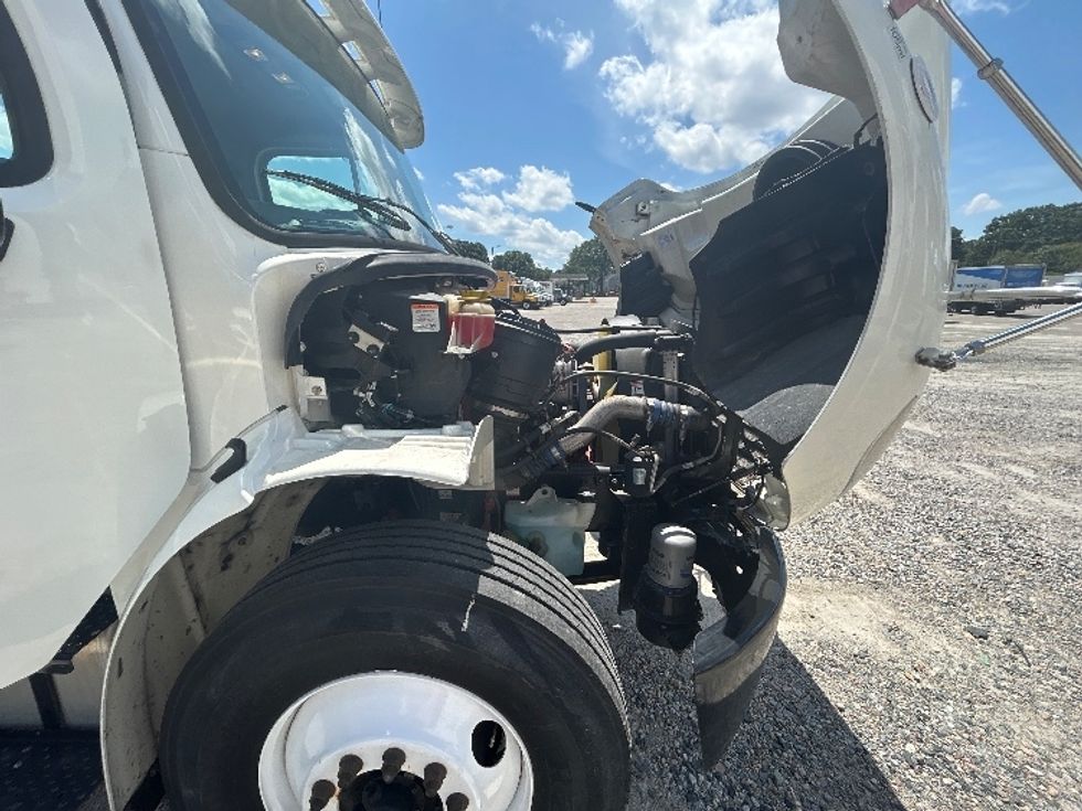 Cab and Chassis Truck-Light and Medium Duty Trucks-Freightliner-2020-M2-Prince George-VA-156,172\n\t\tmiles-$ 48,000 - Image 21