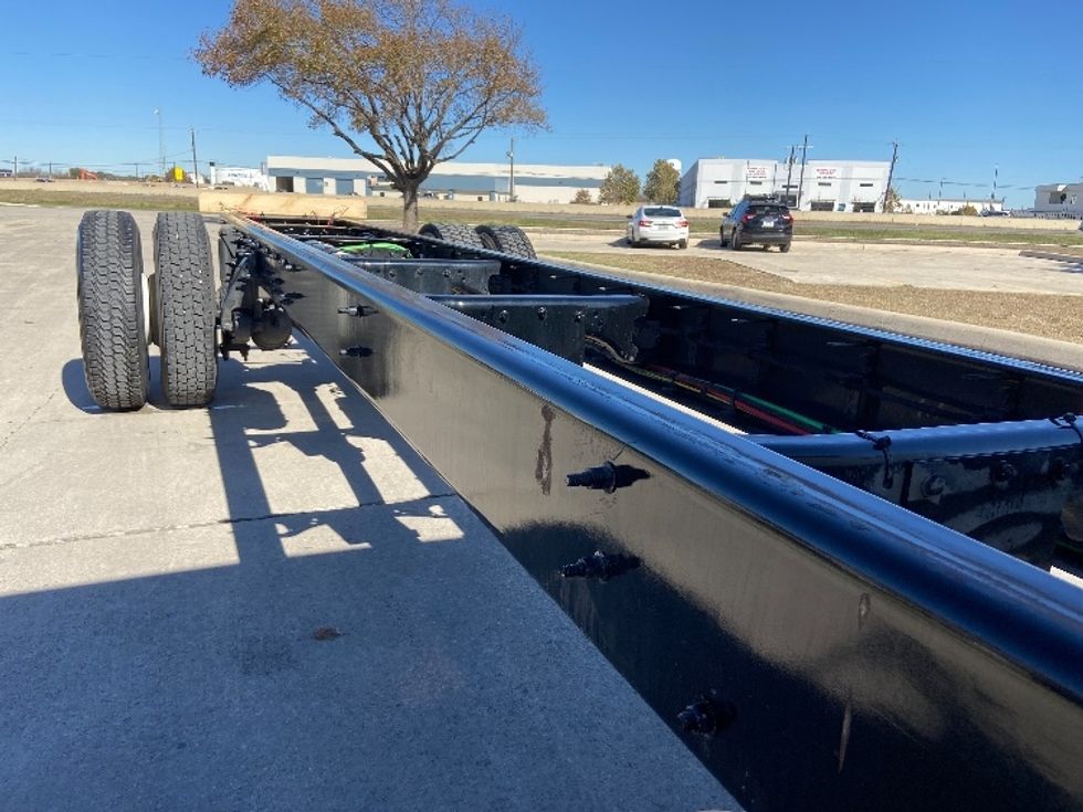 Cab and Chassis Truck-Light and Medium Duty Trucks-Freightliner-2020-M2-San Antonio-TX-383,652\n\t\tmiles-$ 22,250 - Image 10