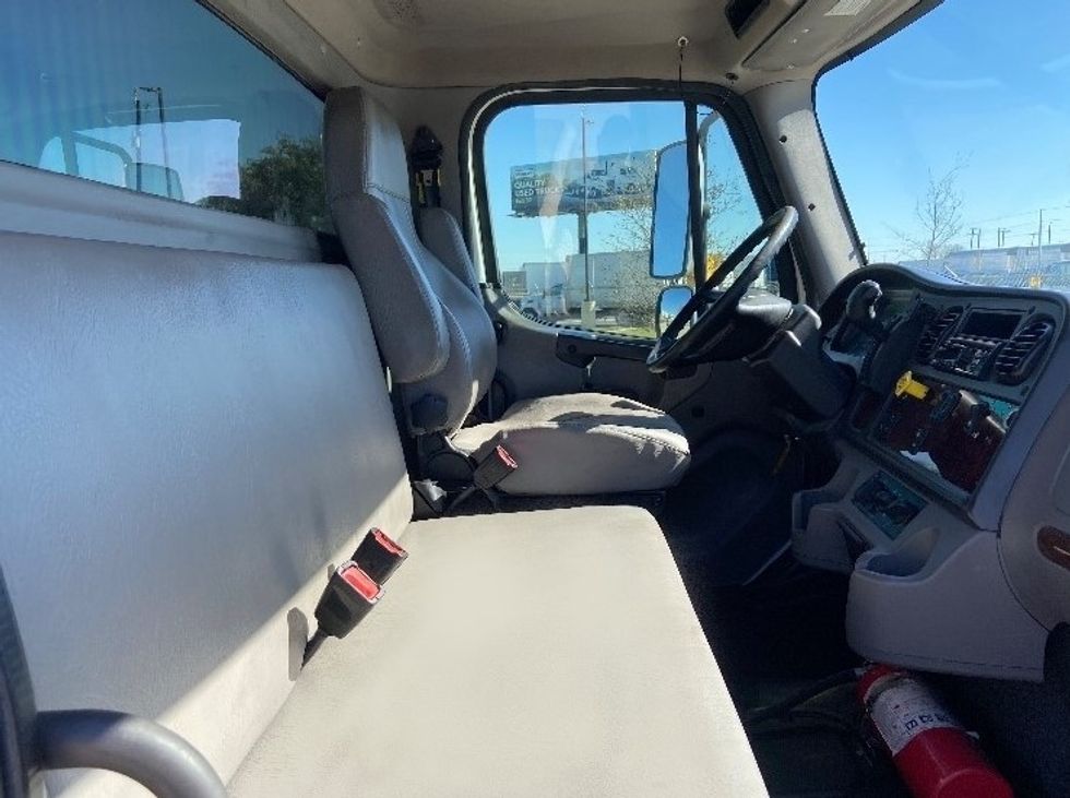Cab and Chassis Truck-Light and Medium Duty Trucks-Freightliner-2020-M2-San Antonio-TX-383,652\n\t\tmiles-$ 22,250 - Image 18