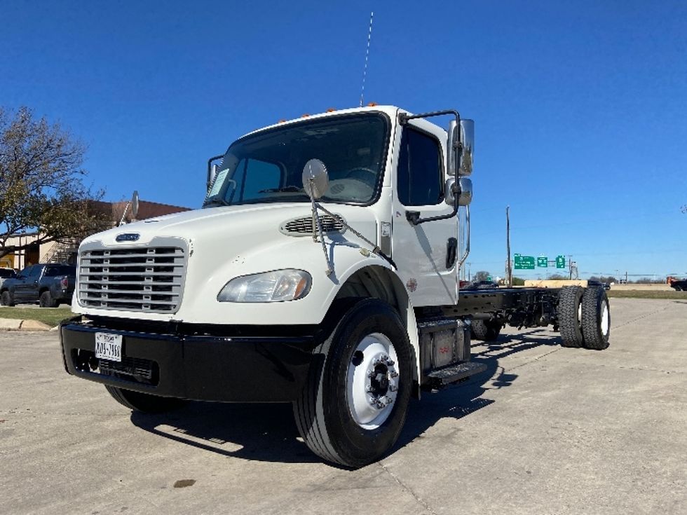 Cab and Chassis Truck-Light and Medium Duty Trucks-Freightliner-2020-M2-San Antonio-TX-383,652\n\t\tmiles-$ 22,250 - Image 3