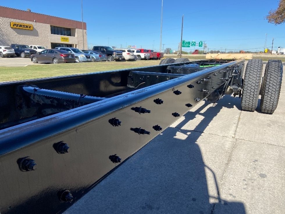 Cab and Chassis Truck-Light and Medium Duty Trucks-Freightliner-2020-M2-San Antonio-TX-383,652\n\t\tmiles-$ 22,250 - Image 5