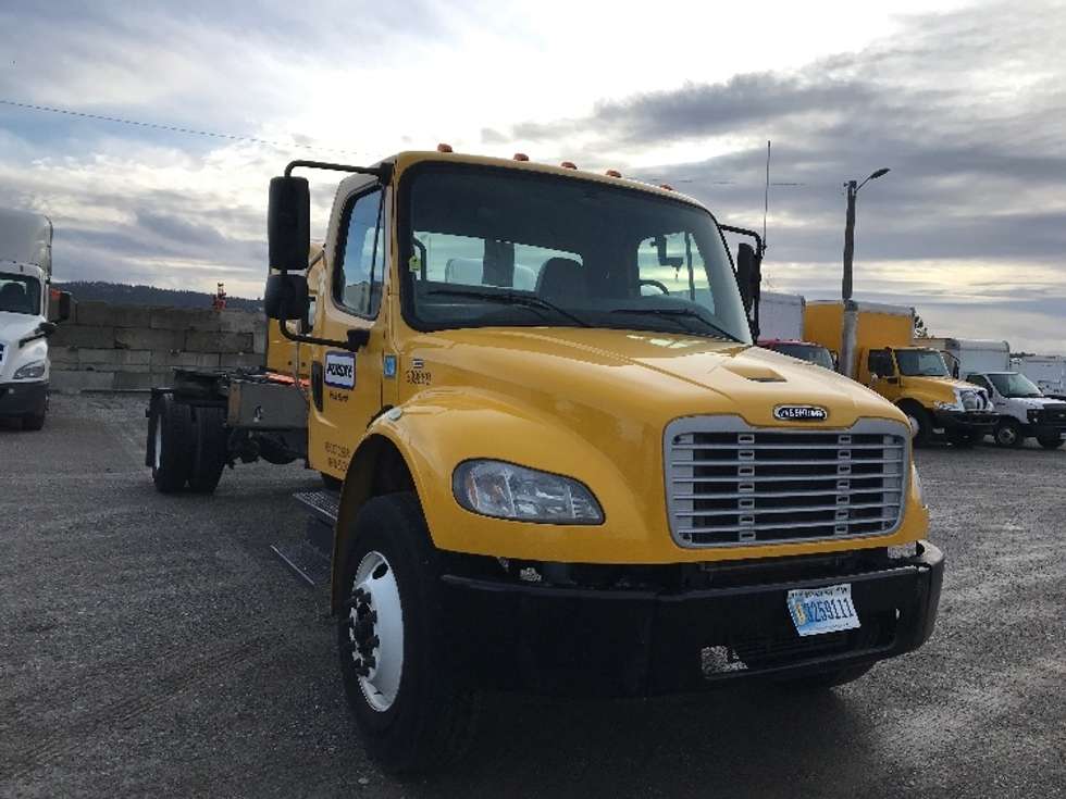 Cab and Chassis Truck-Light and Medium Duty Trucks-Freightliner-2020-M2-Spokane Valley-WA-112,162
miles-$ 41,250