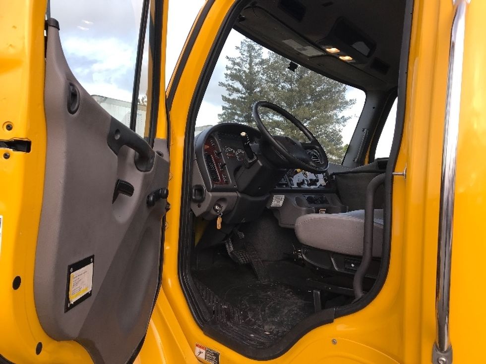 Cab and Chassis Truck-Light and Medium Duty Trucks-Freightliner-2020-M2-Spokane Valley-WA-112,162\n\t\tmiles-$ 41,250 - Image 12