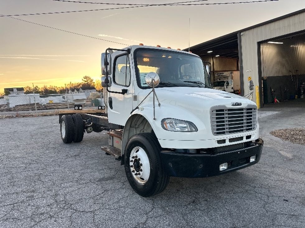Cab and Chassis Truck-Light and Medium Duty Trucks-Freightliner-2020-M2-Wabash-IN-222,598\n\t\tmiles-$ 30,500 - Image 1