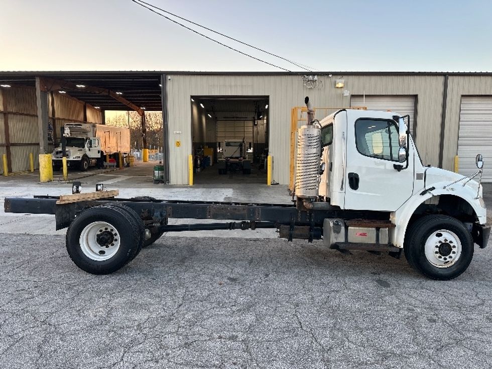 Cab and Chassis Truck-Light and Medium Duty Trucks-Freightliner-2020-M2-Wabash-IN-222,598\n\t\tmiles-$ 30,500 - Image 11