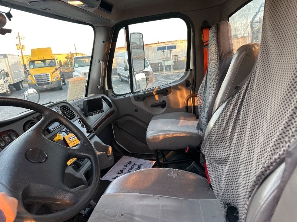 Cab and Chassis Truck-Light and Medium Duty Trucks-Freightliner-2020-M2-Wabash-IN-222,598\n\t\tmiles-$ 30,500 - Image 15