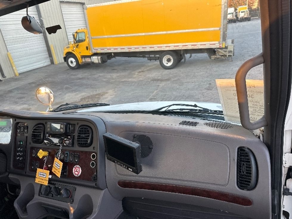 Cab and Chassis Truck-Light and Medium Duty Trucks-Freightliner-2020-M2-Wabash-IN-222,598\n\t\tmiles-$ 30,500 - Image 17