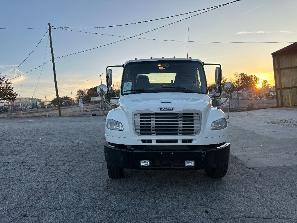 Cab and Chassis Truck-Light and Medium Duty Trucks-Freightliner-2020-M2-Wabash-IN-222,598\n\t\tmiles-$ 30,500 - Image 2