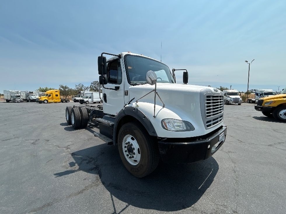 Cab and Chassis Truck-Light and Medium Duty Trucks-Freightliner-2020-M211264S-Bakersfield-CA-236,005\n\t\tmiles-$ 85,500 - Image 1