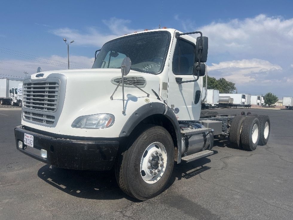 Cab and Chassis Truck-Light and Medium Duty Trucks-Freightliner-2020-M211264S-Bakersfield-CA-236,005\n\t\tmiles-$ 85,500 - Image 3