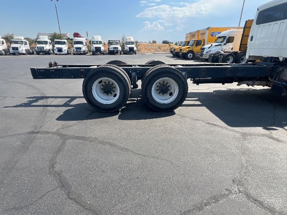 Cab and Chassis Truck-Light and Medium Duty Trucks-Freightliner-2020-M211264S-Bakersfield-CA-236,005\n\t\tmiles-$ 85,500 - Image 11