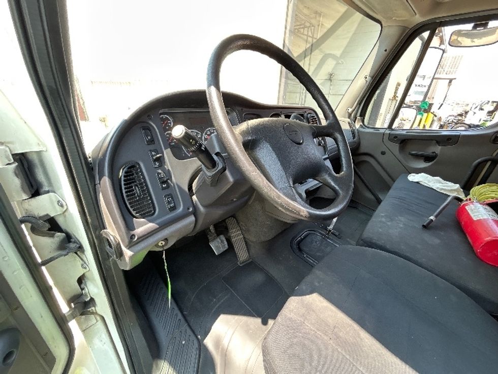 Cab and Chassis Truck-Light and Medium Duty Trucks-Freightliner-2020-M211264S-Bakersfield-CA-236,005\n\t\tmiles-$ 85,500 - Image 16