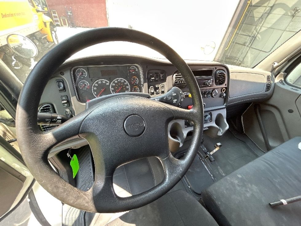 Cab and Chassis Truck-Light and Medium Duty Trucks-Freightliner-2020-M211264S-Bakersfield-CA-236,005\n\t\tmiles-$ 85,500 - Image 17