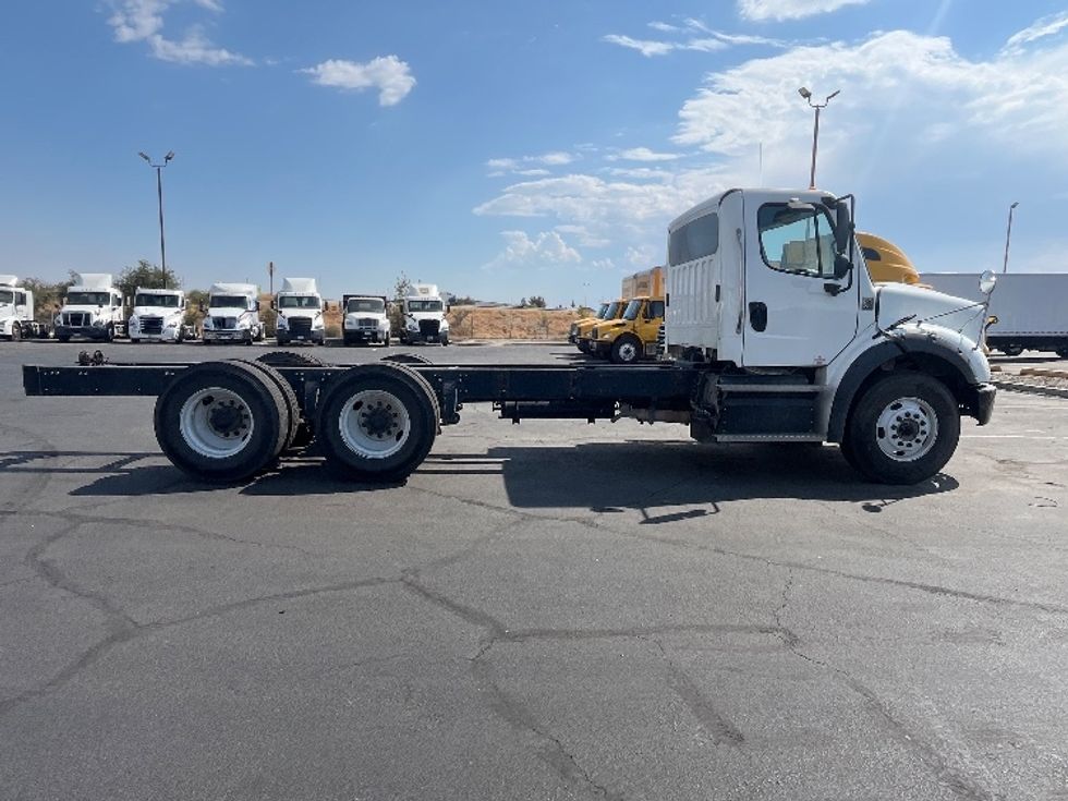 Cab and Chassis Truck-Light and Medium Duty Trucks-Freightliner-2020-M211264S-Bakersfield-CA-236,005\n\t\tmiles-$ 85,500 - Image 14