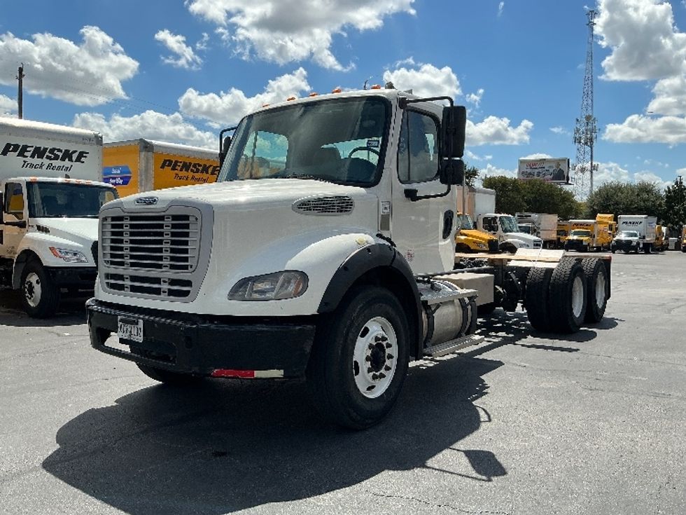 Cab and Chassis Truck-Light and Medium Duty Trucks-Freightliner-2020-M211264S-San Antonio-TX-165,392\n\t\tmiles-$ 89,750 - Image 3