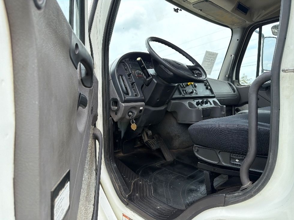 Cab and Chassis Truck-Light and Medium Duty Trucks-Freightliner-2020-M211264S-Shreveport-LA-310,141\n\t\tmiles-$ 83,500 - Image 14