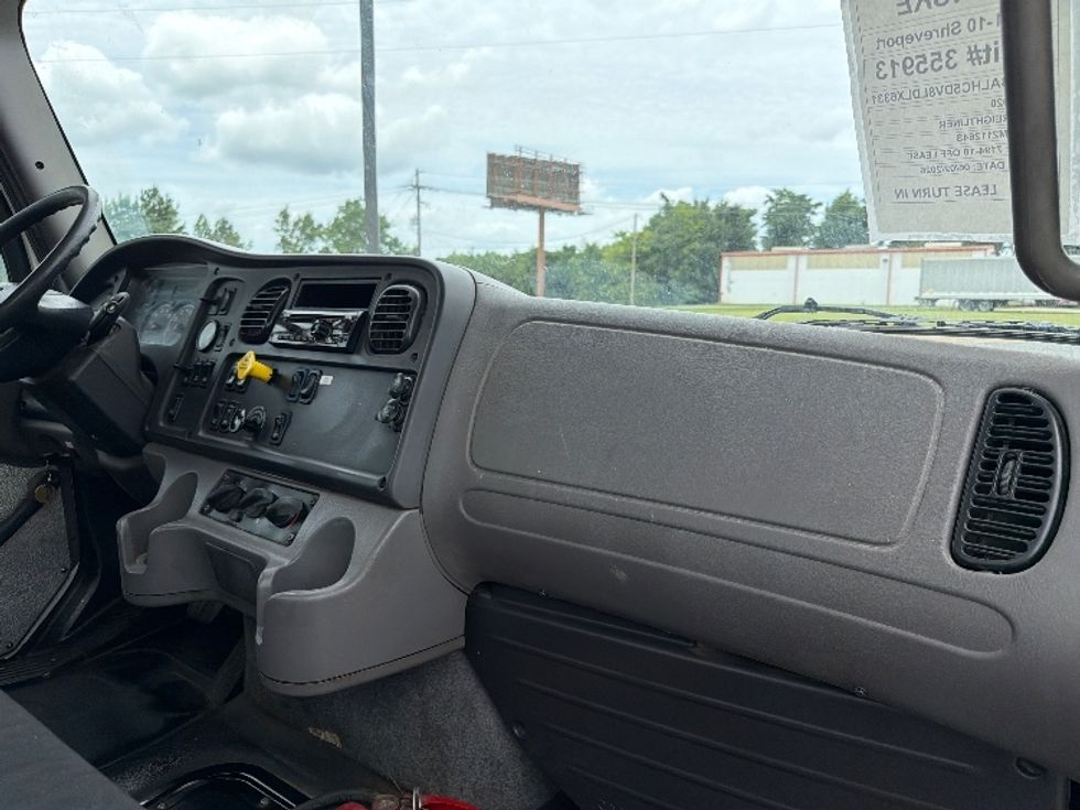Cab and Chassis Truck-Light and Medium Duty Trucks-Freightliner-2020-M211264S-Shreveport-LA-310,141\n\t\tmiles-$ 83,500 - Image 19