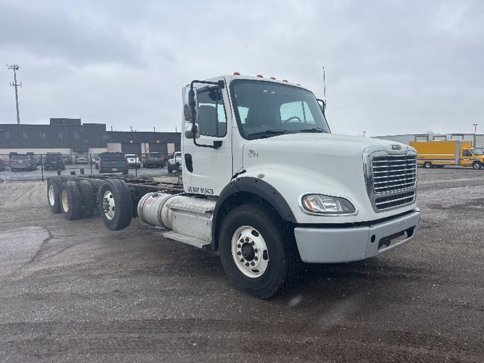 Cab and Chassis Truck-Light and Medium Duty Trucks-Freightliner-2020-M211284S-Warren-MI-359,671\n\t\tmiles-$ 93,000 - Image 1