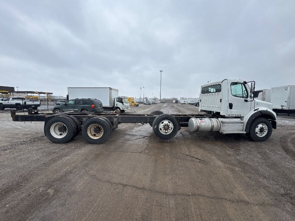Cab and Chassis Truck-Light and Medium Duty Trucks-Freightliner-2020-M211284S-Warren-MI-359,671\n\t\tmiles-$ 93,000 - Image 10