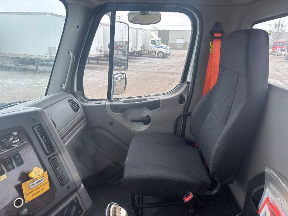 Cab and Chassis Truck-Light and Medium Duty Trucks-Freightliner-2020-M211284S-Warren-MI-359,671\n\t\tmiles-$ 93,000 - Image 14