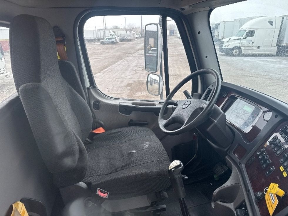 Cab and Chassis Truck-Light and Medium Duty Trucks-Freightliner-2020-M211284S-Warren-MI-359,671\n\t\tmiles-$ 93,000 - Image 17