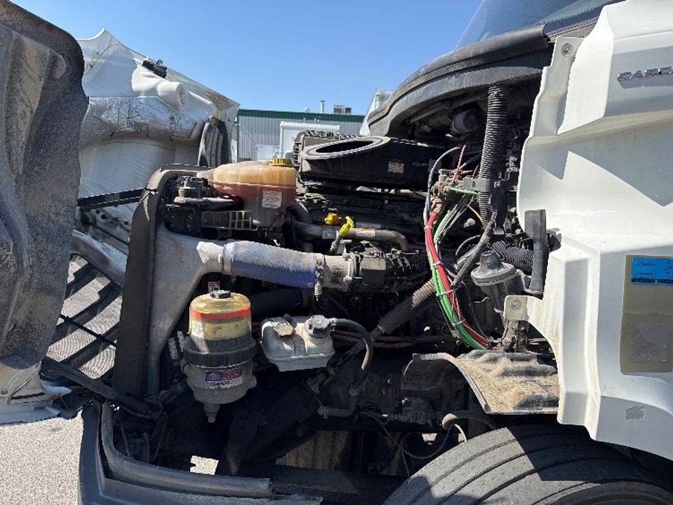 Cab and Chassis Truck-Light and Medium Duty Trucks-Freightliner-2020-T11642S-Calgary-AB-649,699\n\t\tkm-$ 87,750 - Image 20