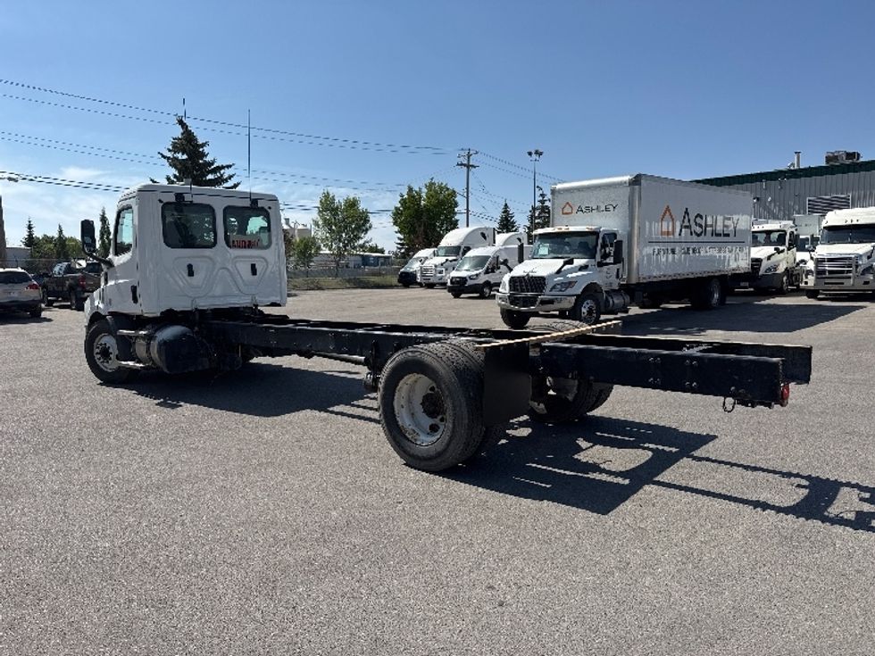 Cab and Chassis Truck-Light and Medium Duty Trucks-Freightliner-2020-T11642S-Calgary-AB-649,699\n\t\tkm-$ 87,750 - Image 6