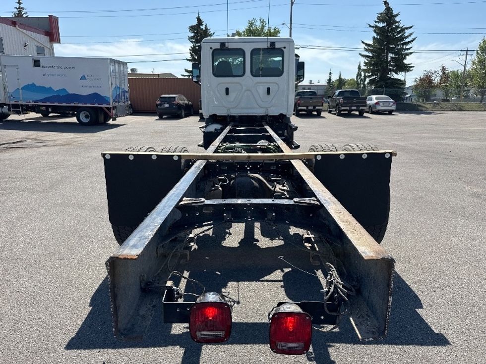 Cab and Chassis Truck-Light and Medium Duty Trucks-Freightliner-2020-T11642S-Calgary-AB-649,699\n\t\tkm-$ 87,750 - Image 8