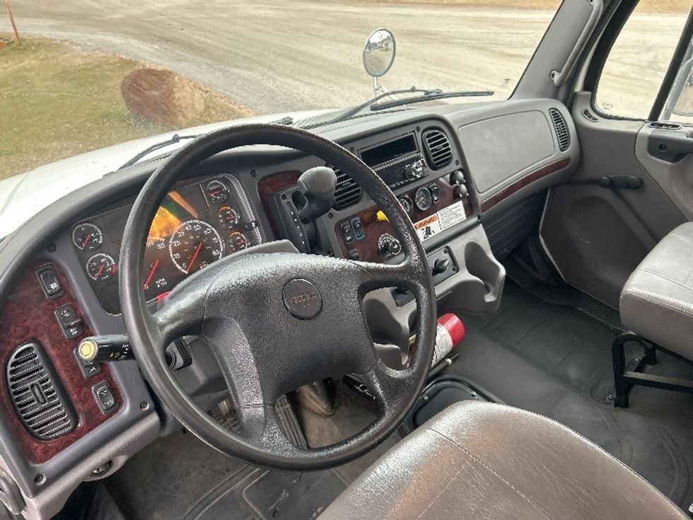 Cab and Chassis Truck-Light and Medium Duty Trucks-Freightliner-2021-M2-Brooklyn Park-MN-265,068\n\t\tmiles-$ 30,750 - Image 17