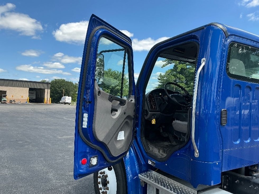 Cab and Chassis Truck-Light and Medium Duty Trucks-Freightliner-2021-M2-Lexington-KY-40,543\n\t\tmiles-$ 63,500 - Image 11
